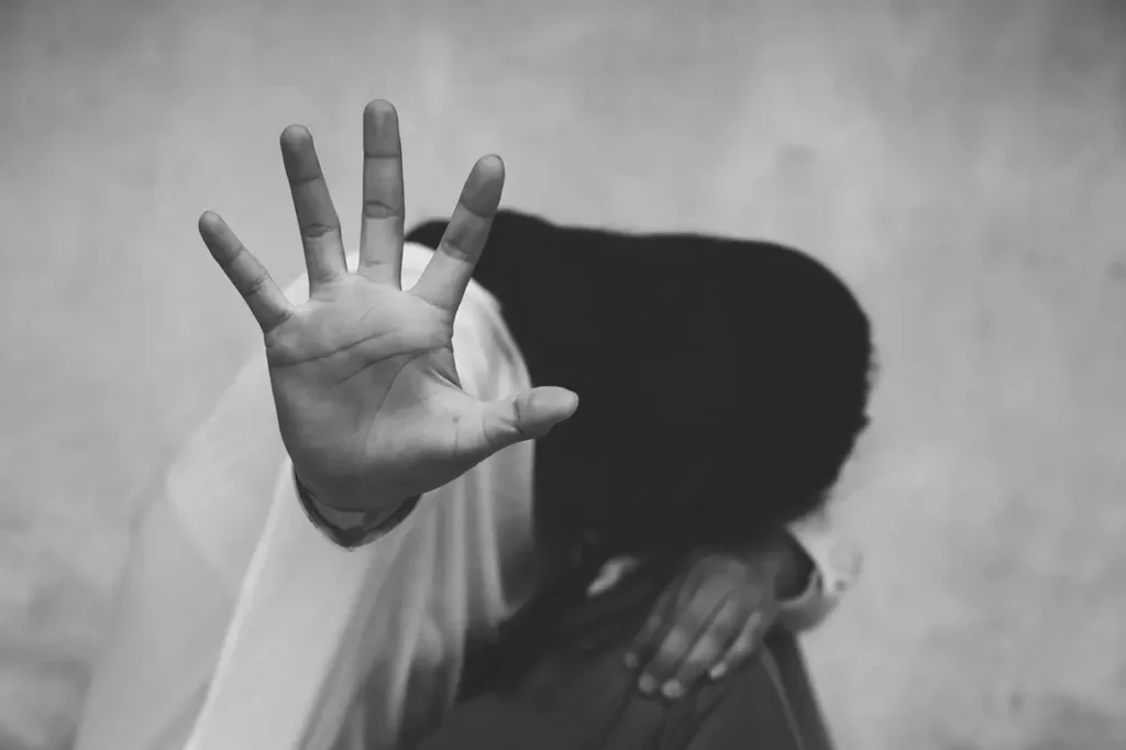 সংঘবদ্ধ ‘ধর্ষণের শিকার’ মায়ের লজ্জায় আত্মহত্যা: ৮ বছরের শিশু মেয়েটি যাবে কোথায়?